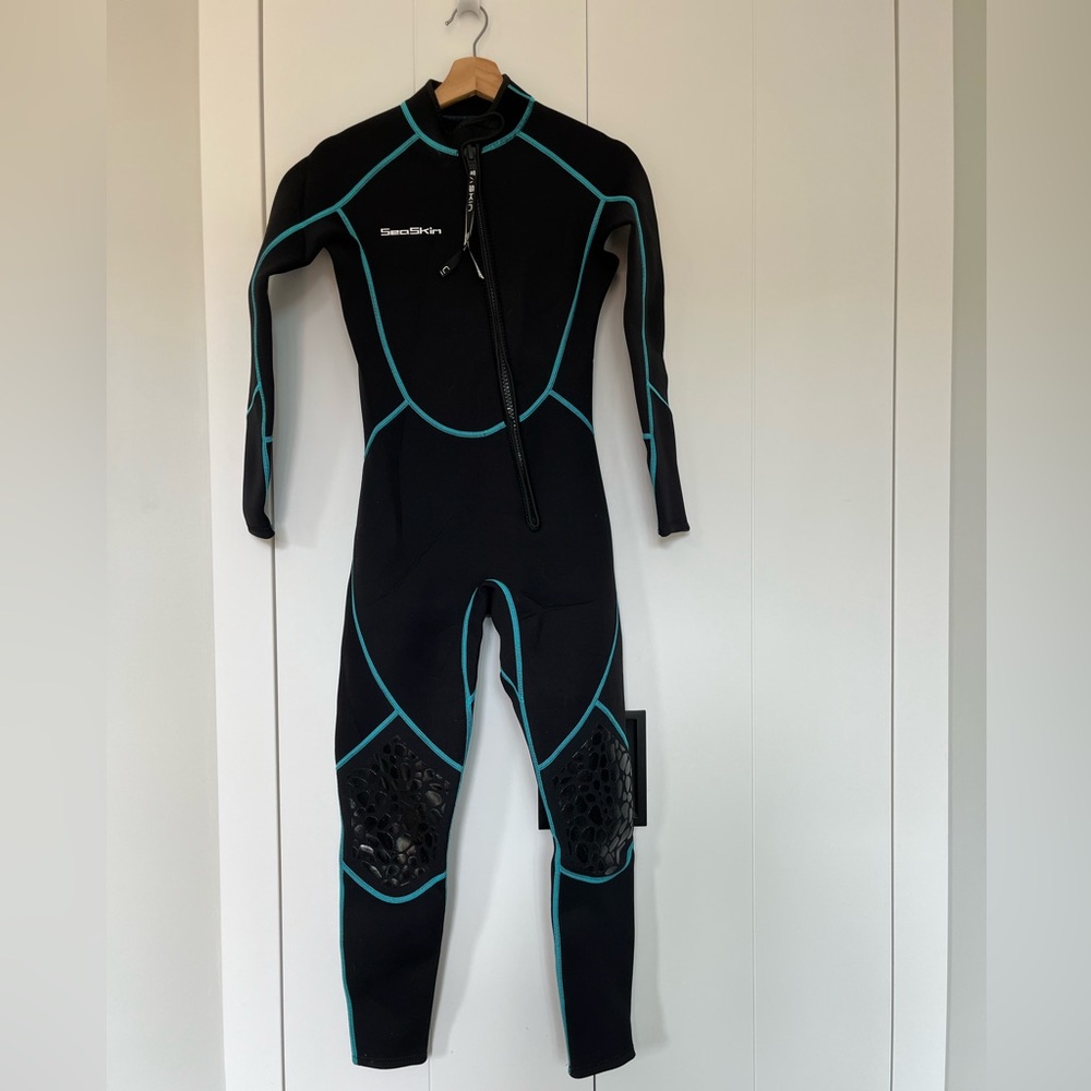 New Women's Black and Teal 3mm Full-Body Wetsuit